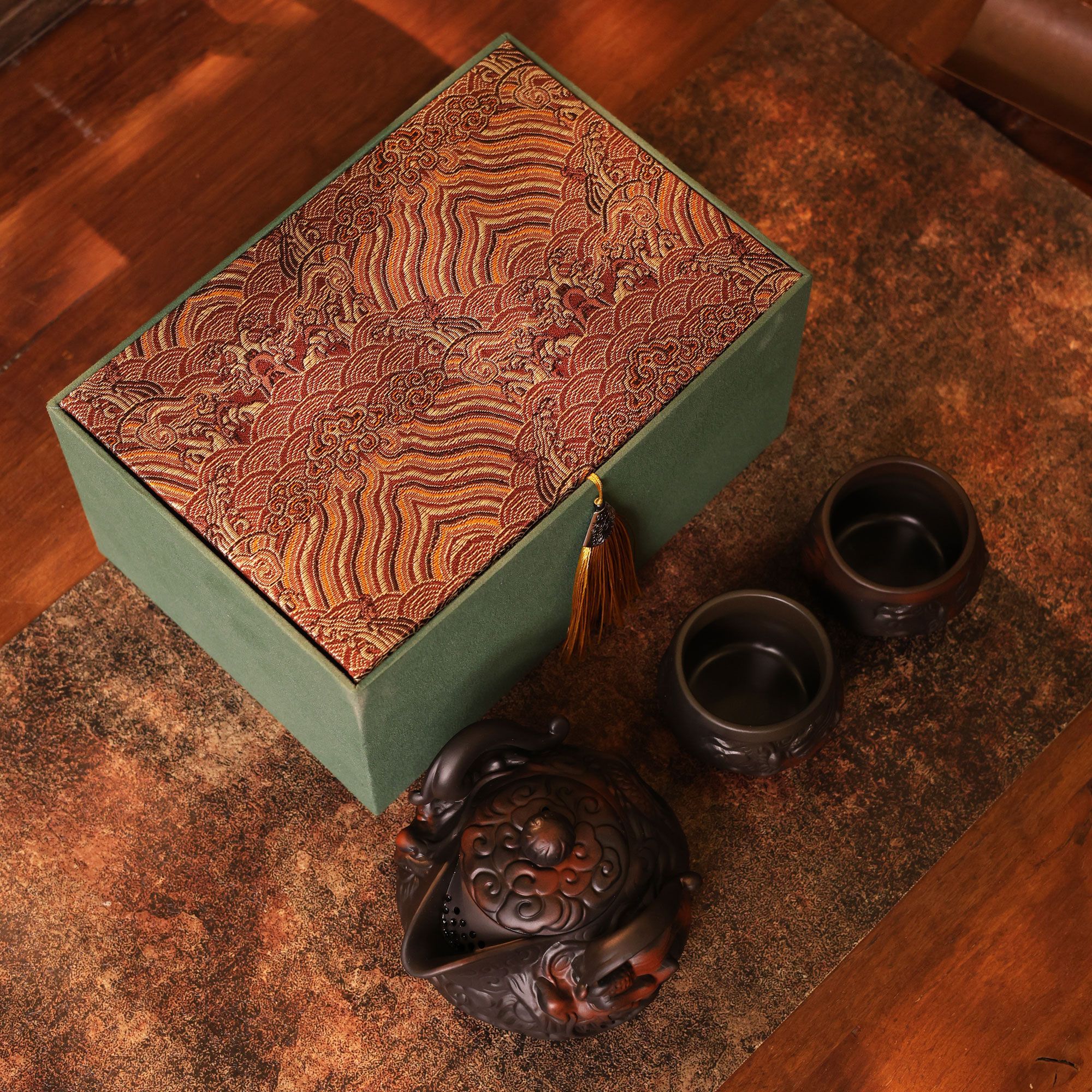 「紫陶手抓龍壺，飛龍紫陶壺」—— 匠心雕琢，龍韻茶香，一壺傳承千年工藝！​